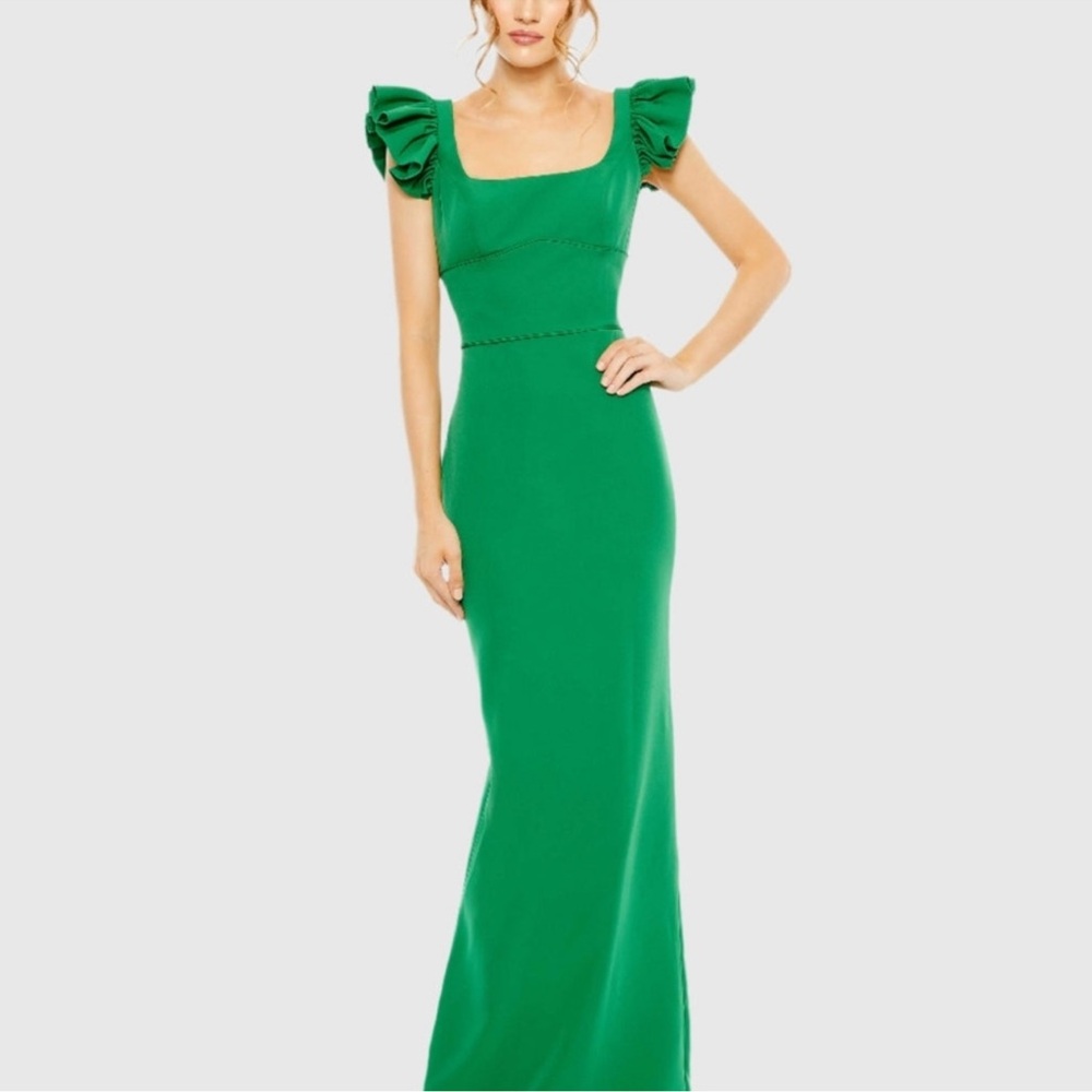 Green Maxi Dress with Puff Cap Sleeves and Square Neckline